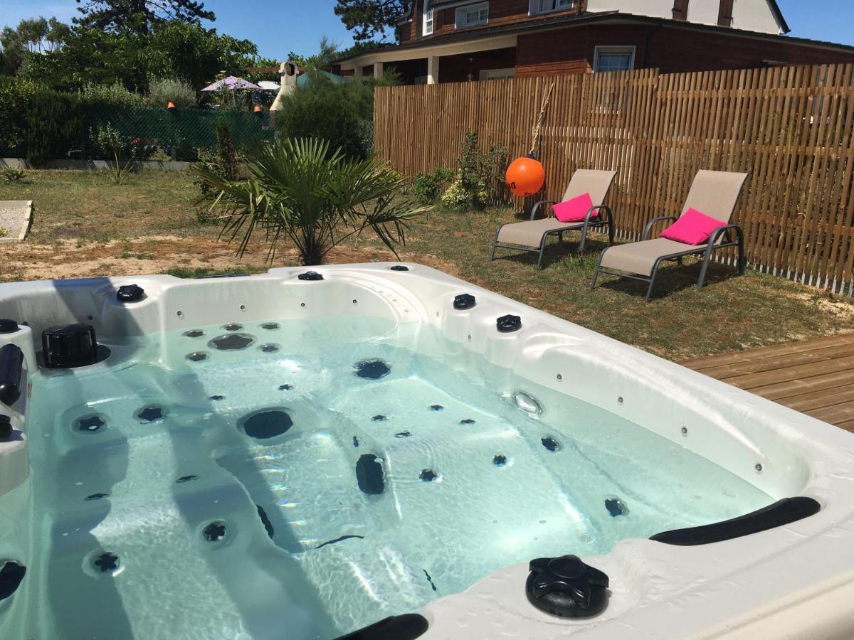 Escale A 2 Dans Le Skiff, Bord De Et * Barneville-Carteret
